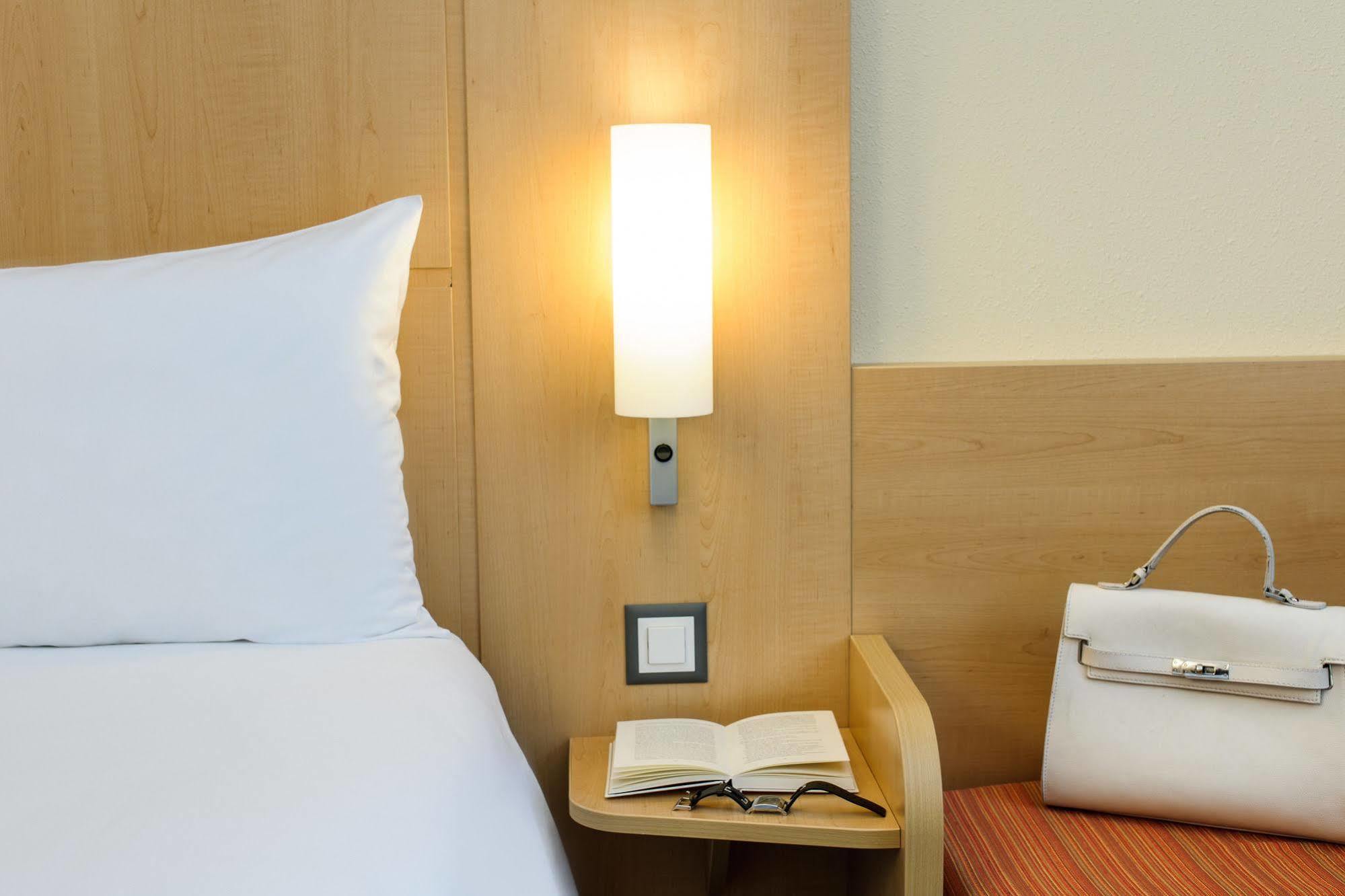 Ibis Paradiso 3*